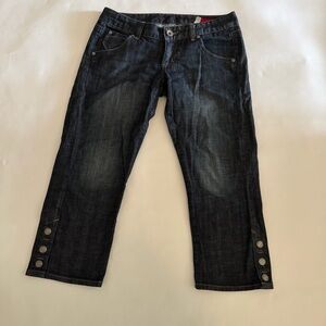 Stylish Dark Denim Capri Pants With Button Accents on The Cuffs